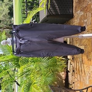 Woman's graphite Figs joggers